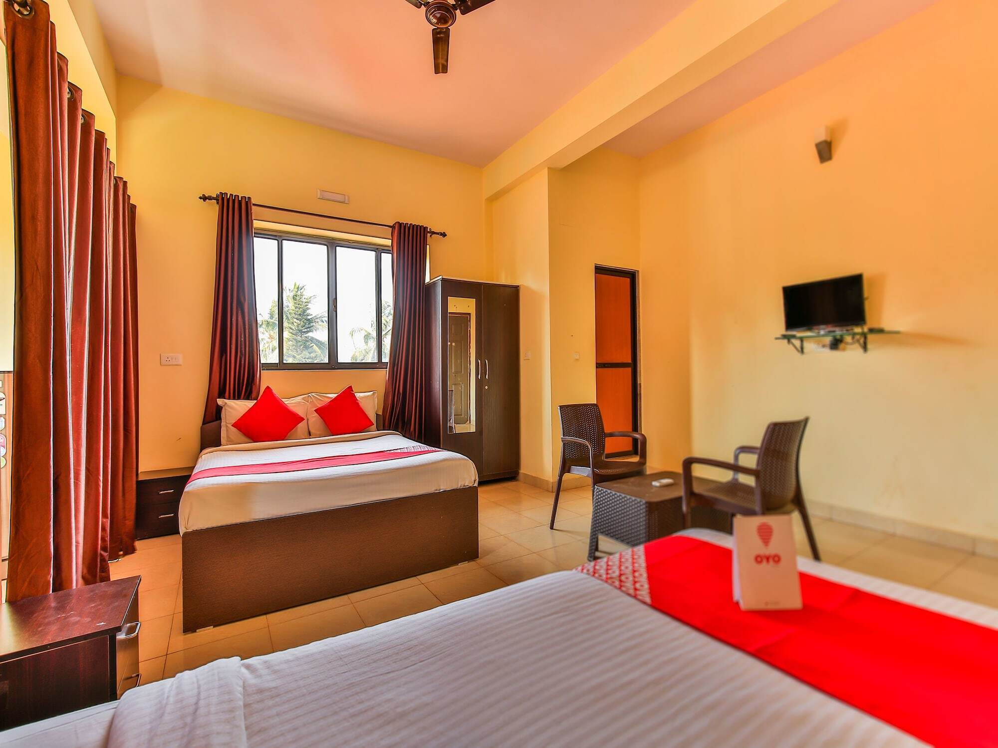 Oyo 14276 Hotel Spring Height Acaro Екстер'єр фото